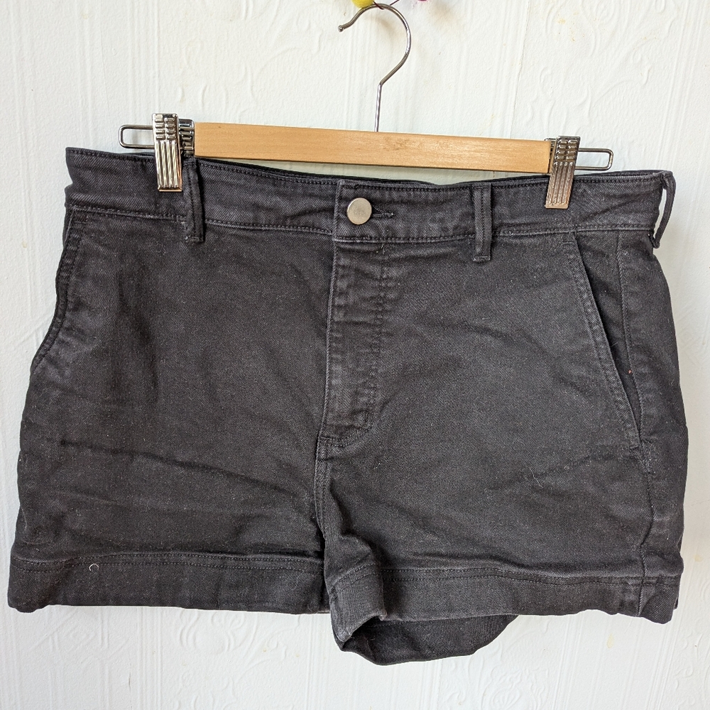 Everlane black shorts size 12